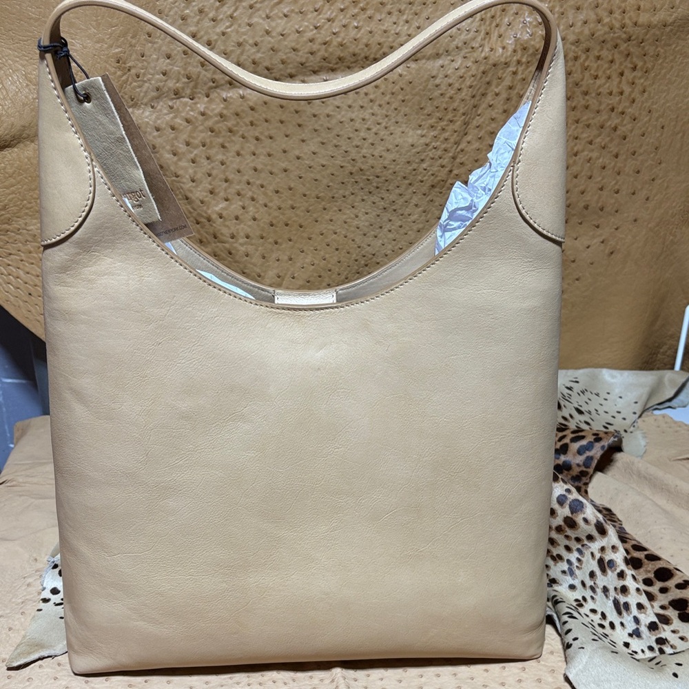 Chic Tan Leather Hobo Bag